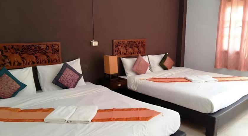 Umphangburi Resort Exterior foto