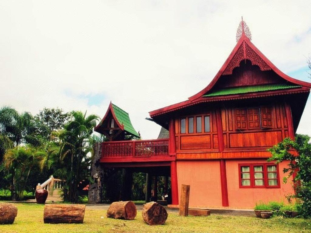 Umphangburi Resort Exterior foto